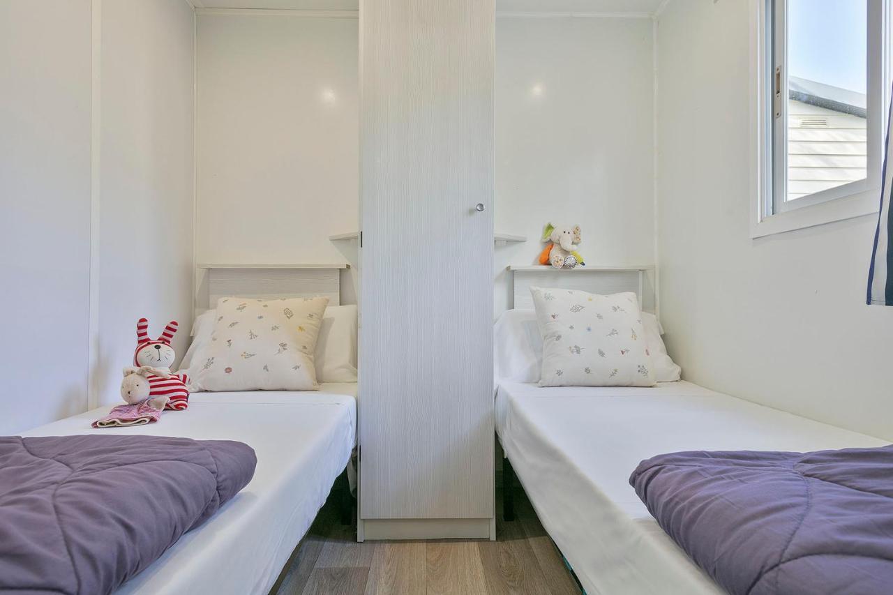 ל'אסטרטיט Camping Castell Montgri **** מראה חיצוני תמונה