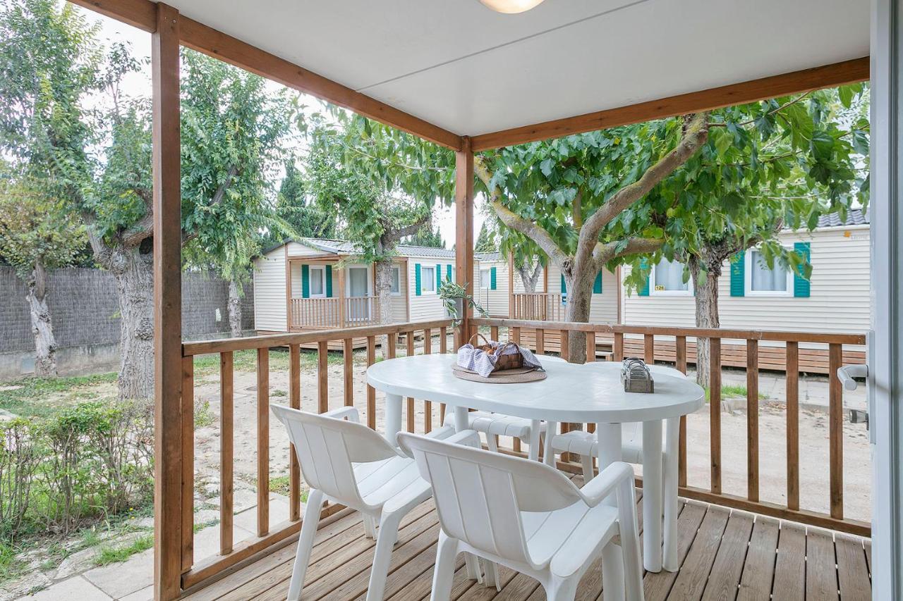 ל'אסטרטיט Camping Castell Montgri **** מראה חיצוני תמונה
