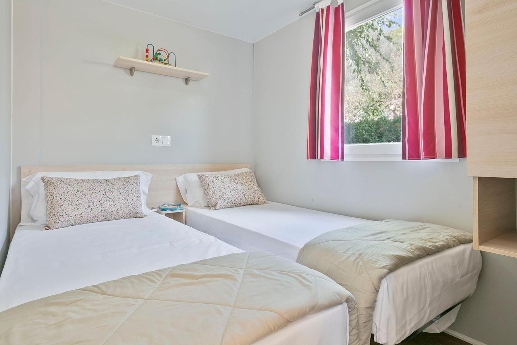 ל'אסטרטיט Camping Castell Montgri **** מראה חיצוני תמונה