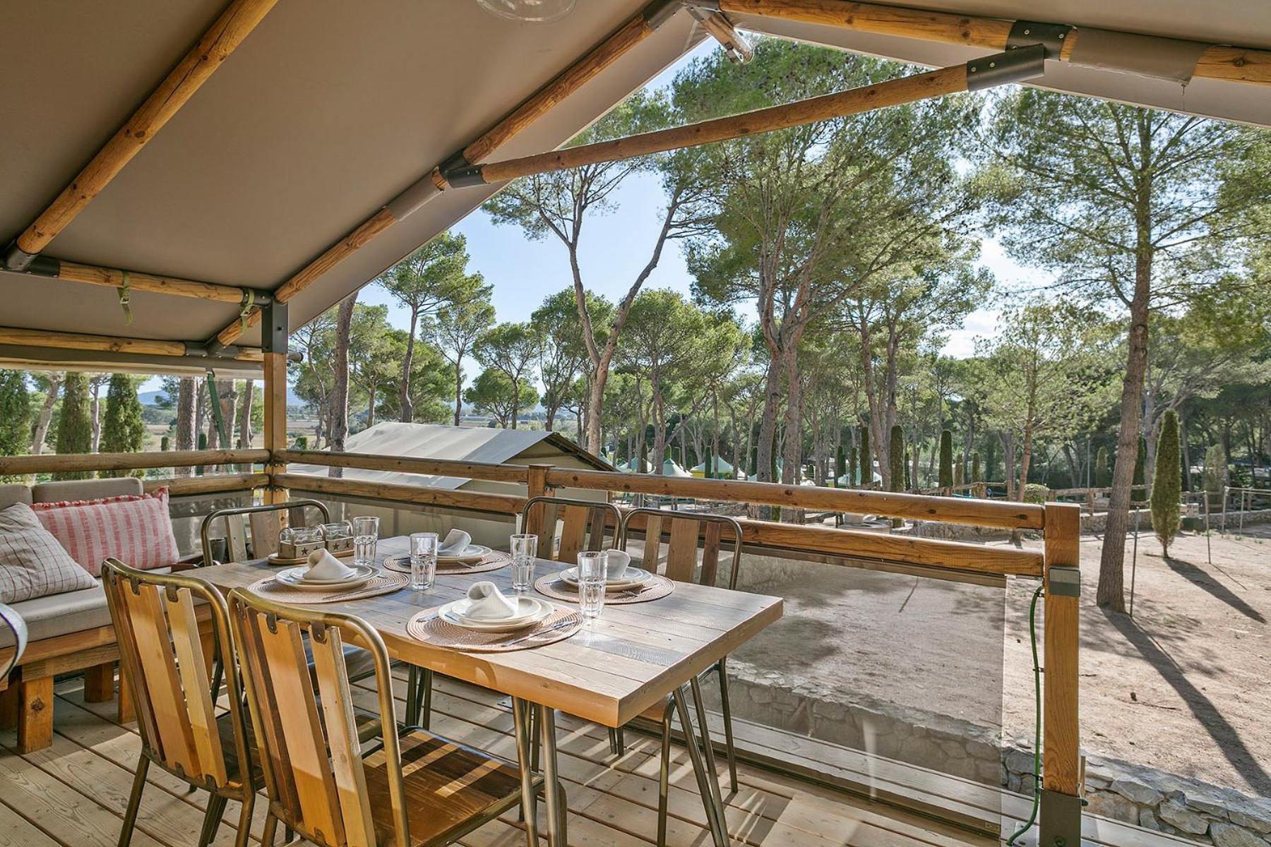 ל'אסטרטיט Camping Castell Montgri **** מראה חיצוני תמונה