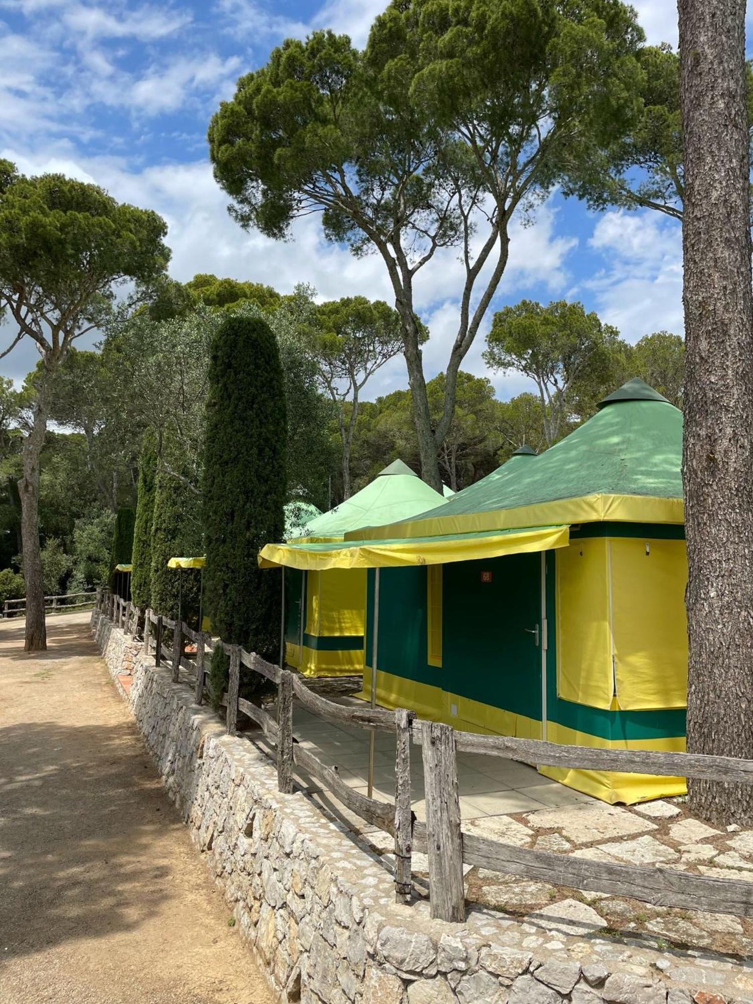 ל'אסטרטיט Camping Castell Montgri **** מראה חיצוני תמונה