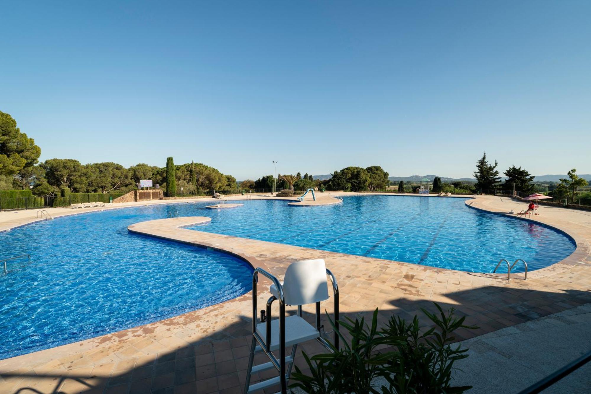 ל'אסטרטיט Camping Castell Montgri **** מראה חיצוני תמונה