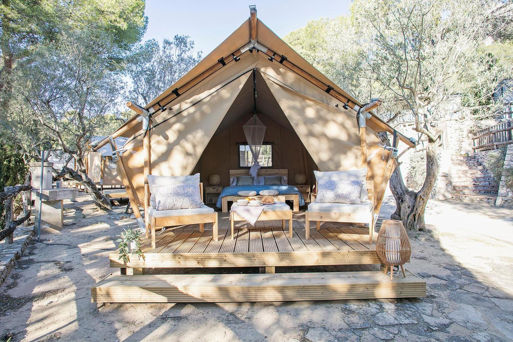 ל'אסטרטיט Camping Castell Montgri **** מראה חיצוני תמונה