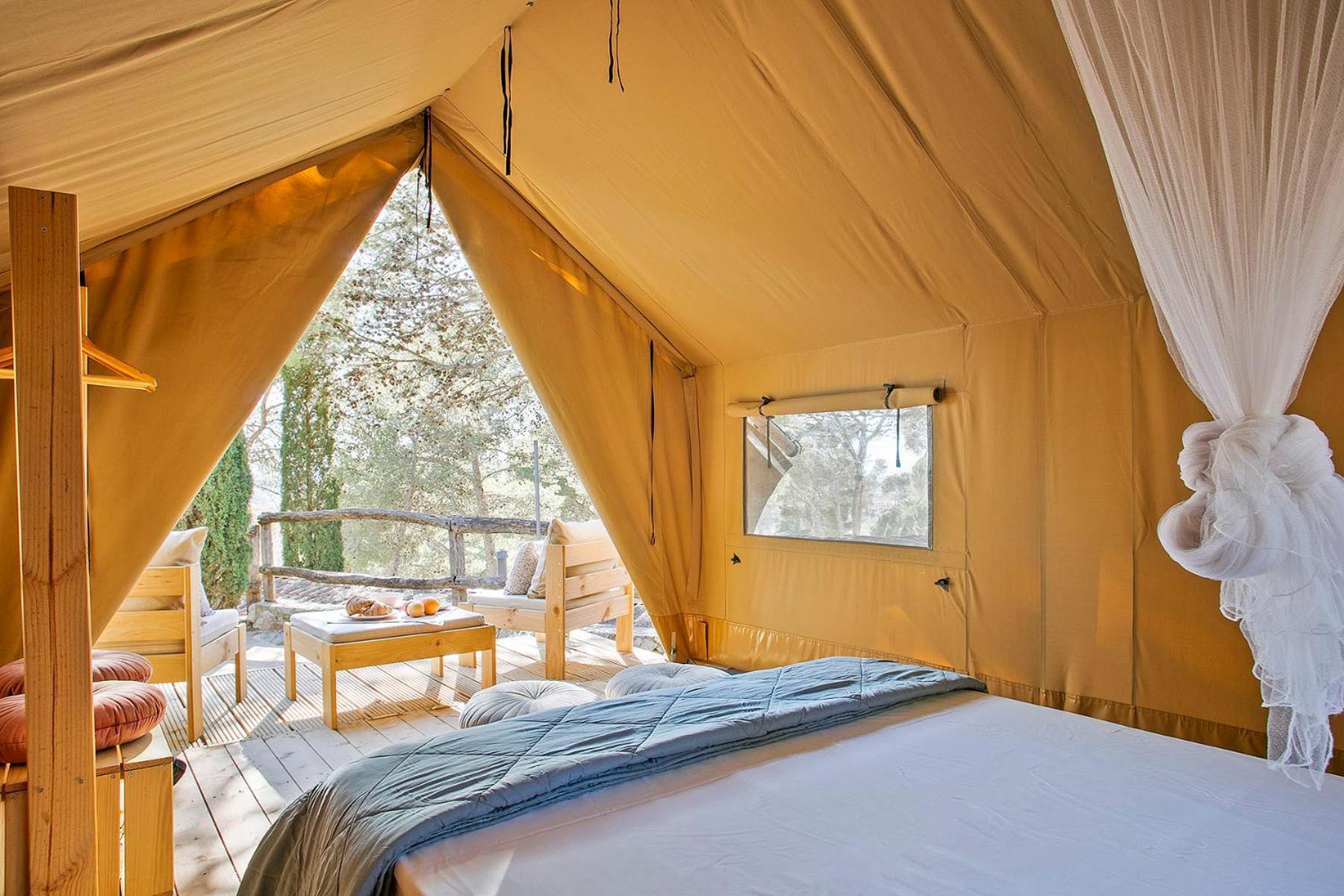 ל'אסטרטיט Camping Castell Montgri **** מראה חיצוני תמונה