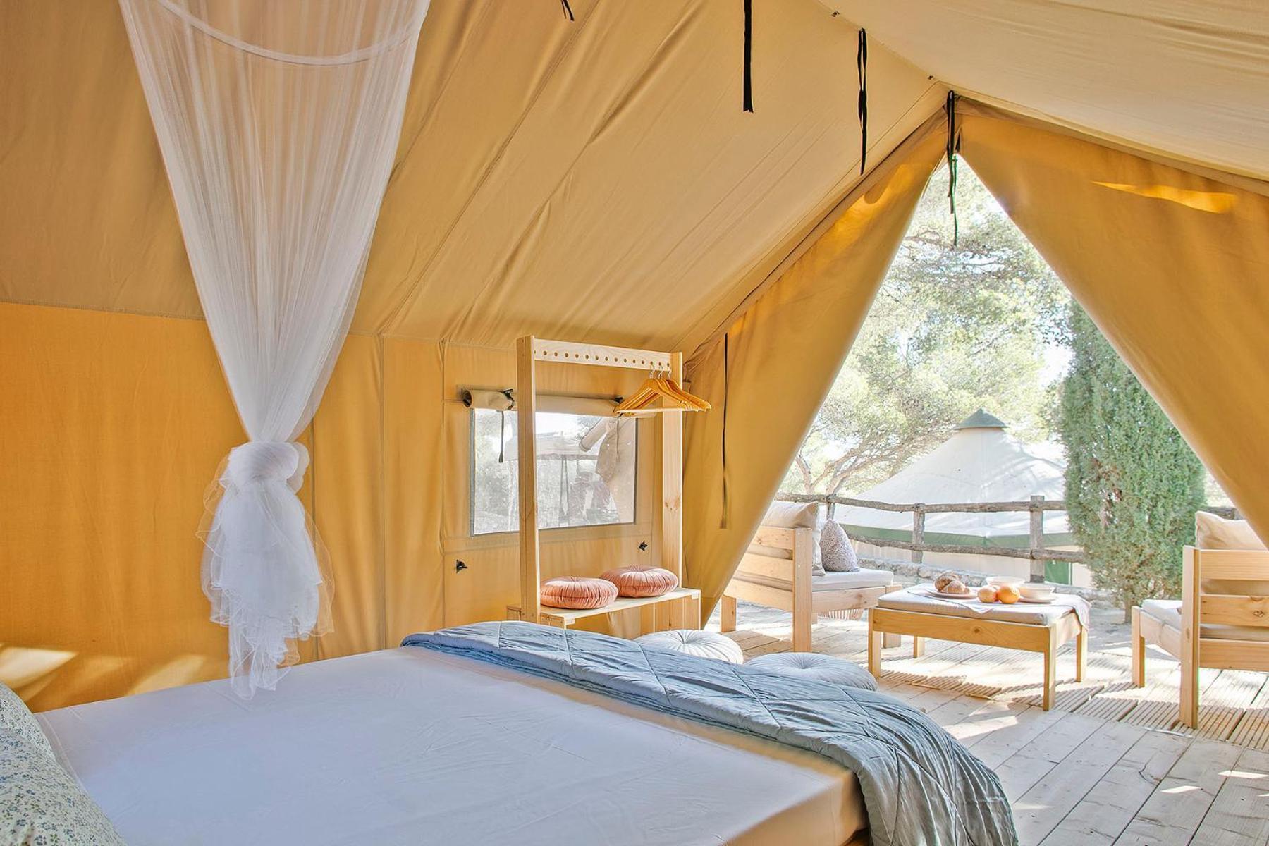 ל'אסטרטיט Camping Castell Montgri **** מראה חיצוני תמונה