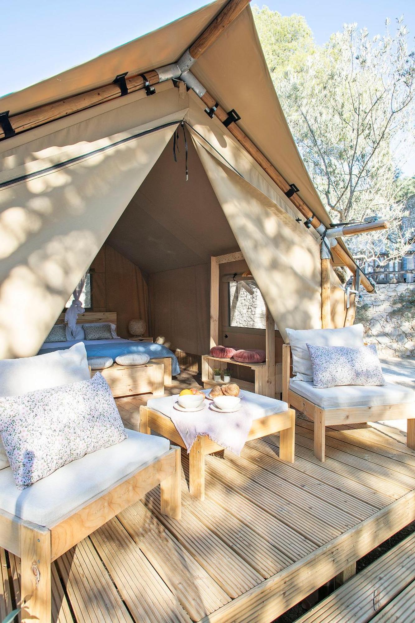 ל'אסטרטיט Camping Castell Montgri **** מראה חיצוני תמונה