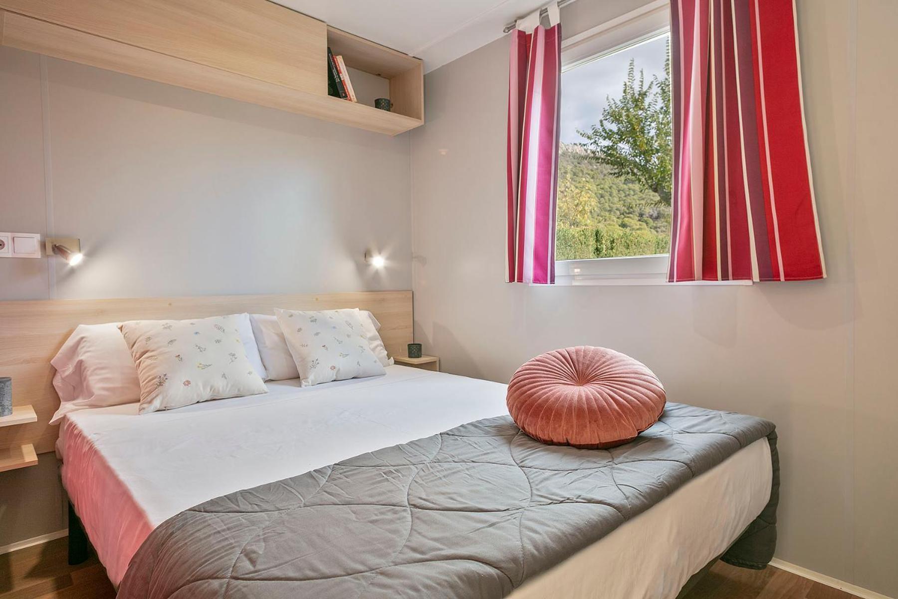 ל'אסטרטיט Camping Castell Montgri **** מראה חיצוני תמונה